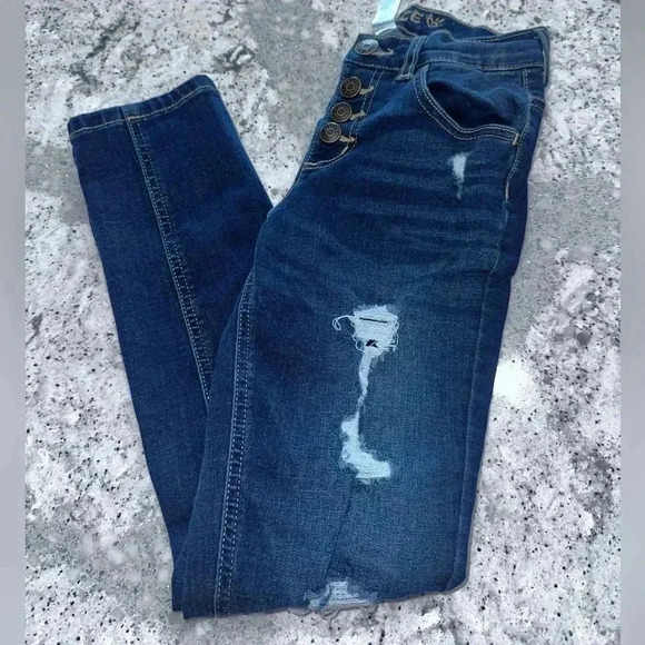 Jeans - Picture 1 of 5